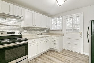 Building Photo - 8111 W 10th Ave