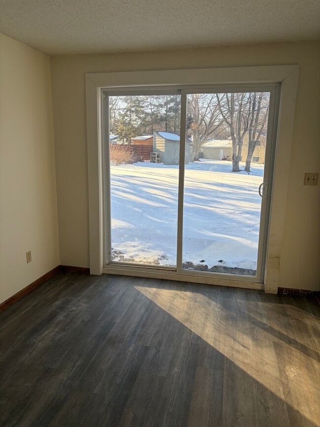 Building Photo - 1020 Benedict Dr