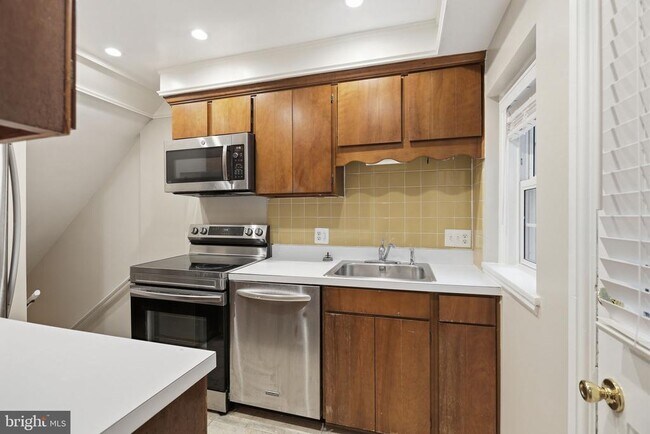 Building Photo - 4844 S 28th St