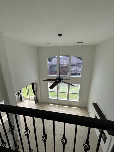 Building Photo - 412 Cypress Hill Dr