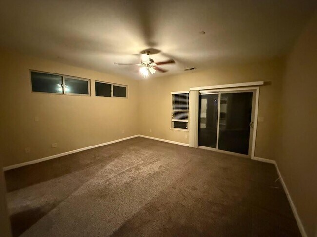 Building Photo - 39 N Post Ave