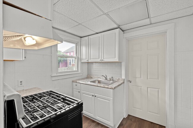 Building Photo - Stunning 2 bedroom home in North Braddock ...