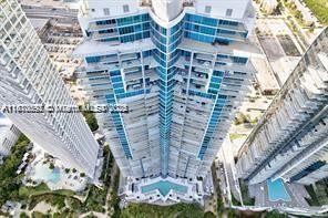 Building Photo - 17001 Collins Ave