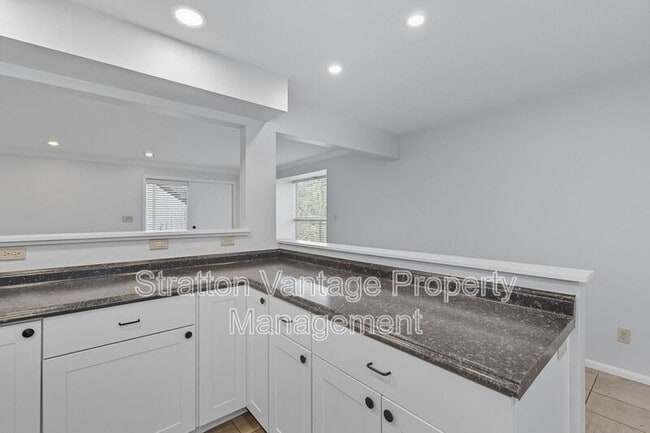 Building Photo - 4114 E Calle Redonda