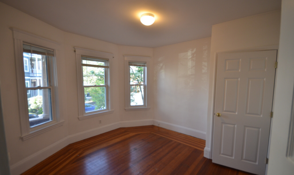 Building Photo - 10 Cambridge Ter