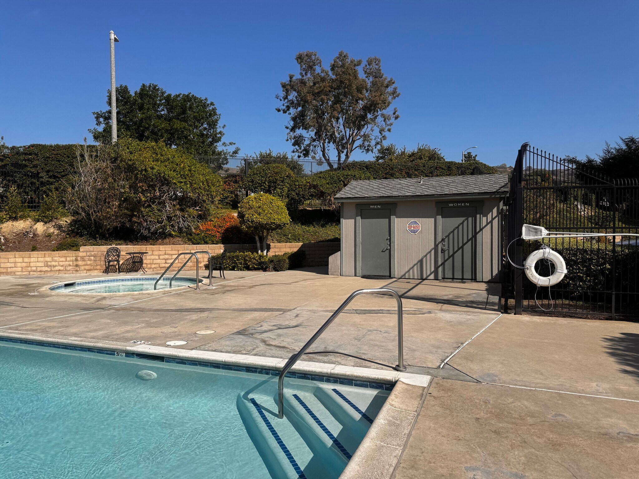 Building Photo - 1102 Cleghorn Dr