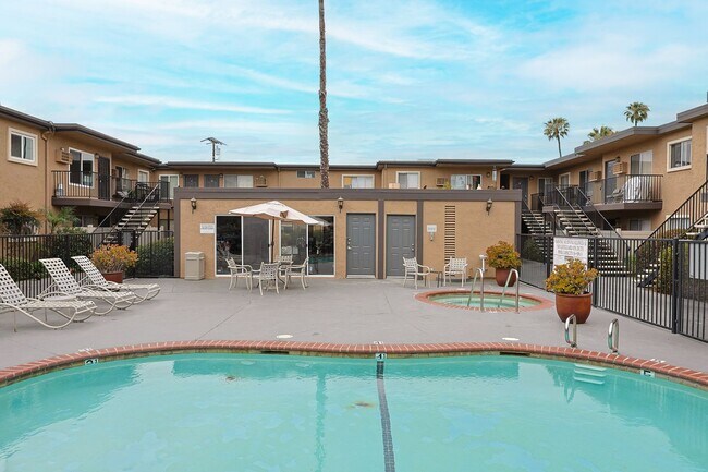 Building Photo - 2-Bed, 1.5-Bath Condo in Convenient El Cajon Location