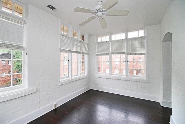 Building Photo - 1 S Prado NE