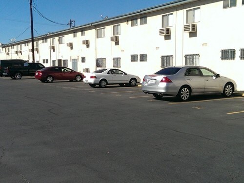 Building Photo - 13921 S Normandie Ave