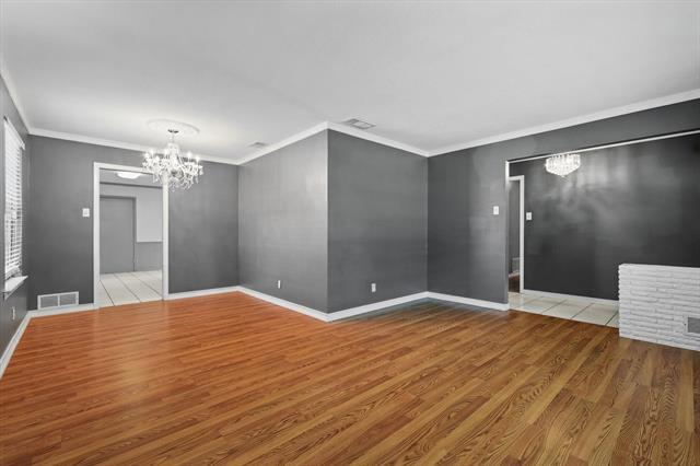 Building Photo - 2915 Touraine Dr