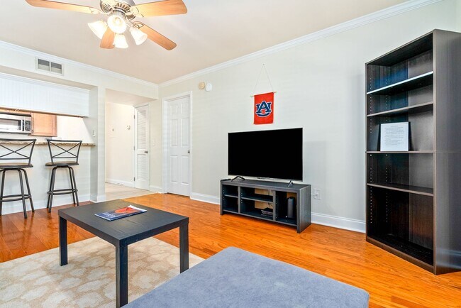 Building Photo - 121 Wright St