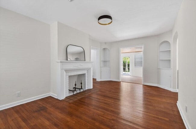 Building Photo - 236 Greymon Dr