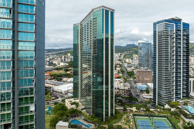 Building Photo - Ko'olani