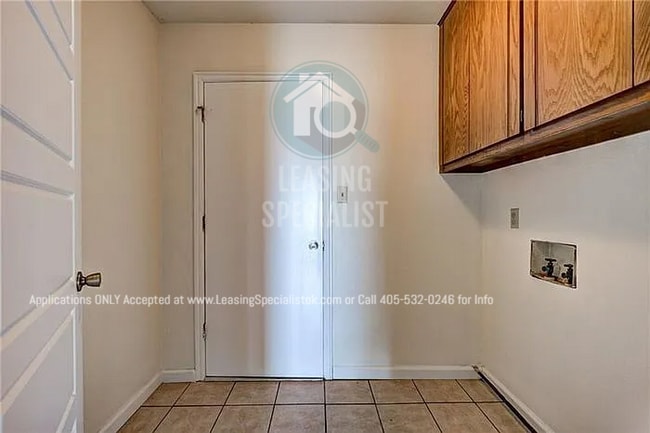 Building Photo - West Norman 3 Bed 2 Bath Home!