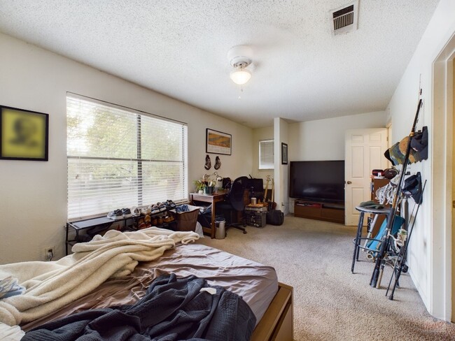 Building Photo - 4111 Speedway-