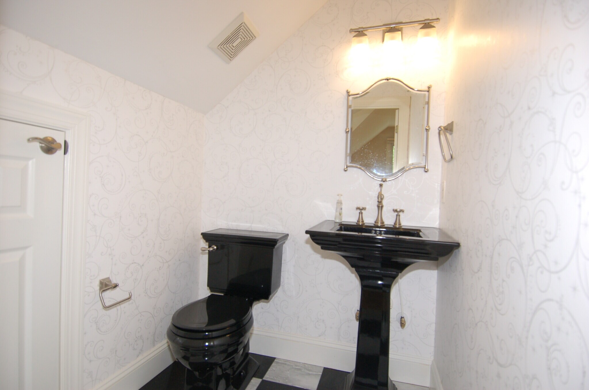 Half Bath - 103 Withwyndle Ct