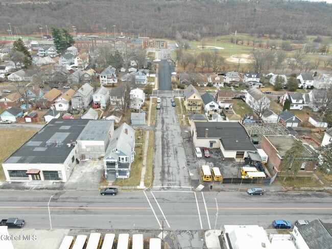 Building Photo - 312 5th Ave