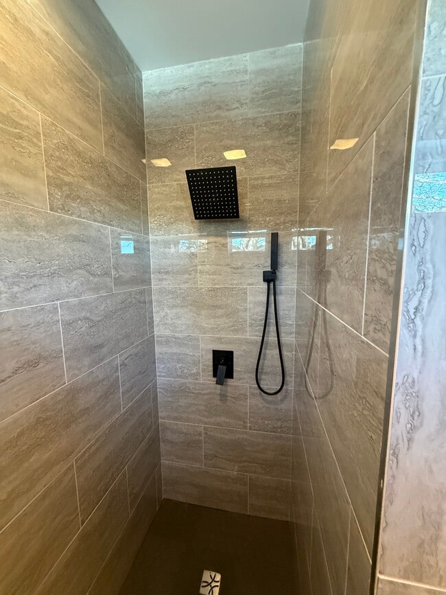 Building Photo - 175 Finn Ln