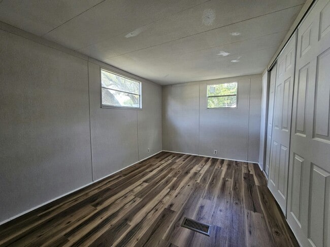Building Photo - 4360 Hitzing Ave