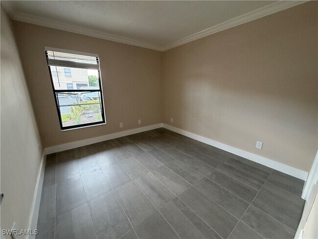 Building Photo - 5317 Summerlin Rd