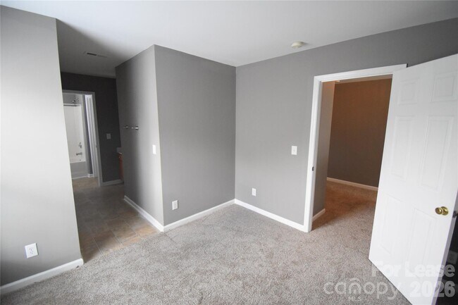 Building Photo - 2849 Summergrove Ct