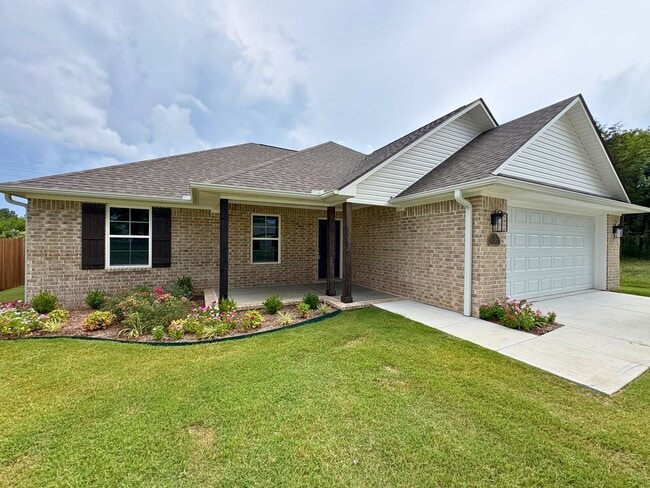 Primary Photo - Newly Constructed 3bd/2ba Home!