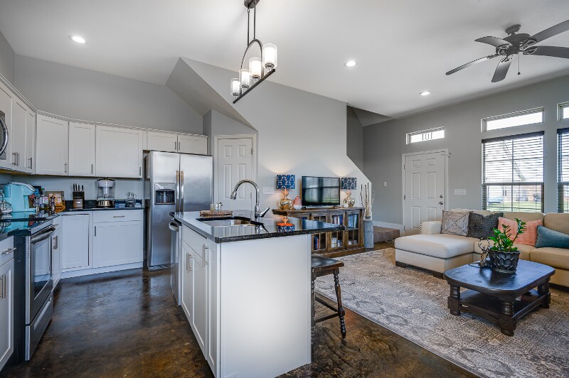 Building Photo - 120 Jax Sq