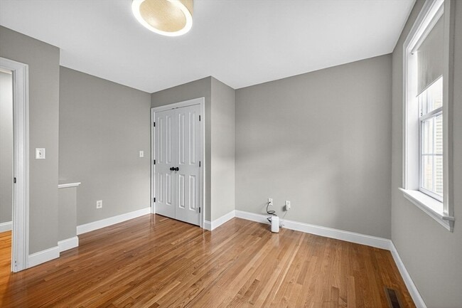 Building Photo - 28 Webster St