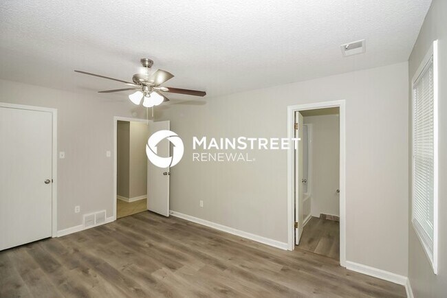 Building Photo - 3 Bedroom Pet-Friendly Home in Memphis, TN with Main Street Renewal