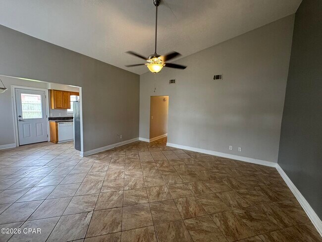 Building Photo - 116 Christie Ln