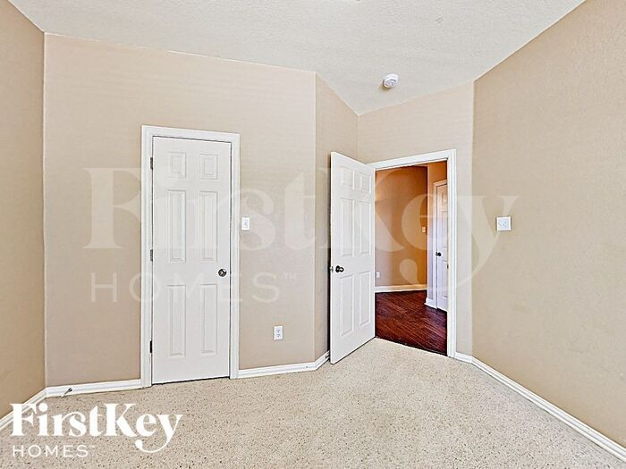 Building Photo - 10163 Trail Ridge Dr