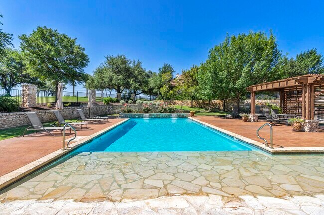 Building Photo - 307 Enclave Cir