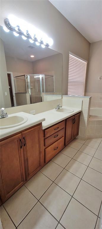 Building Photo - 18009 Maui Isle Dr