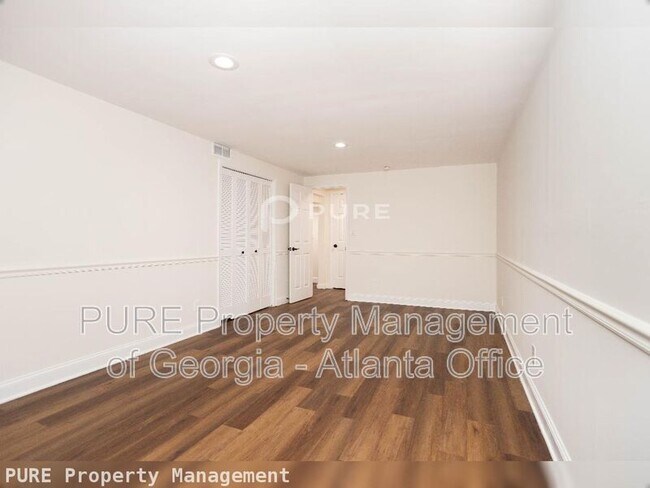 Building Photo - 1138 Gerald Pl SW