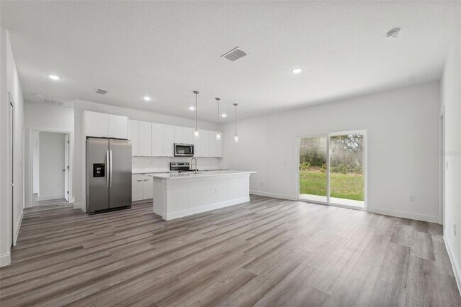 Building Photo - 16904 SW 30th Avenue Rd