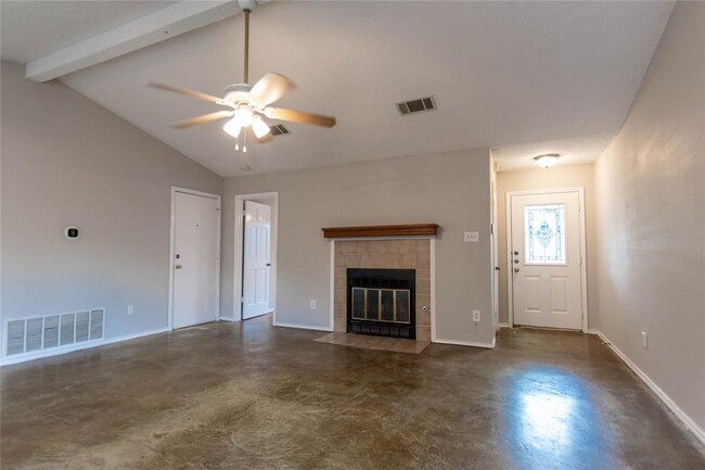 Building Photo - 12909 Campos Dr