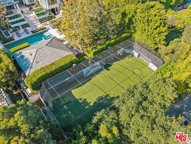 Building Photo - 458 Toyopa Dr