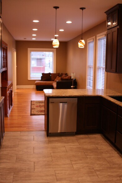 hardwood floors - 25 E Exposition Ave