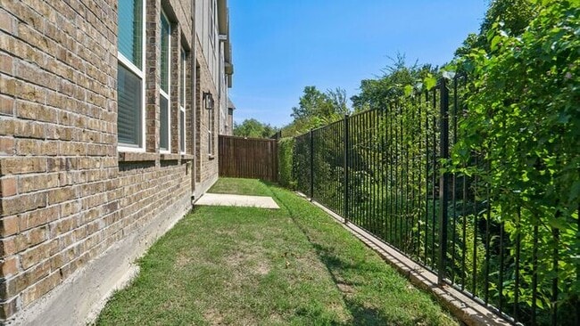 Building Photo - 1530 Teresa Ann Ln