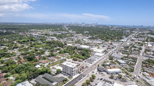 Building Photo - 475 NE 126th St