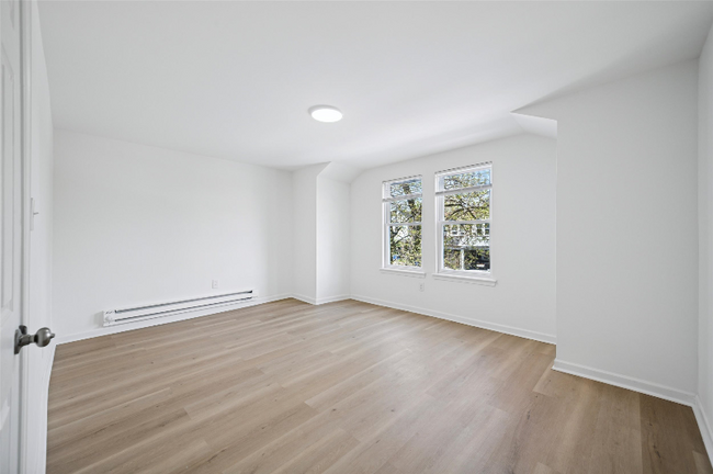 Building Photo - 318 Berkley St