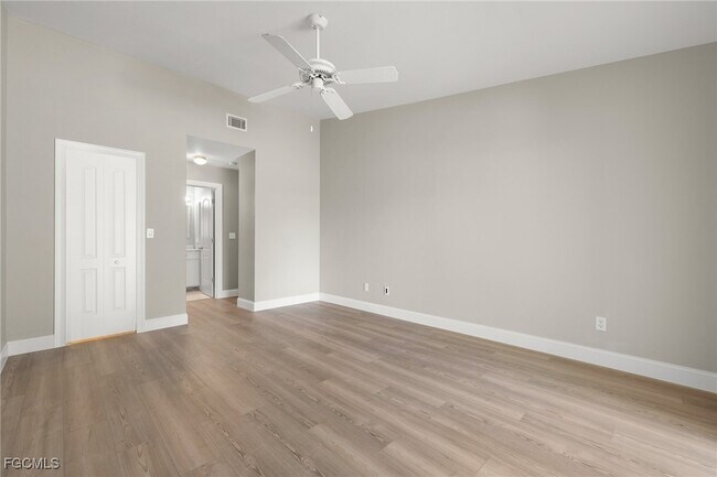 Building Photo - 5105 SW Courtyards Ct