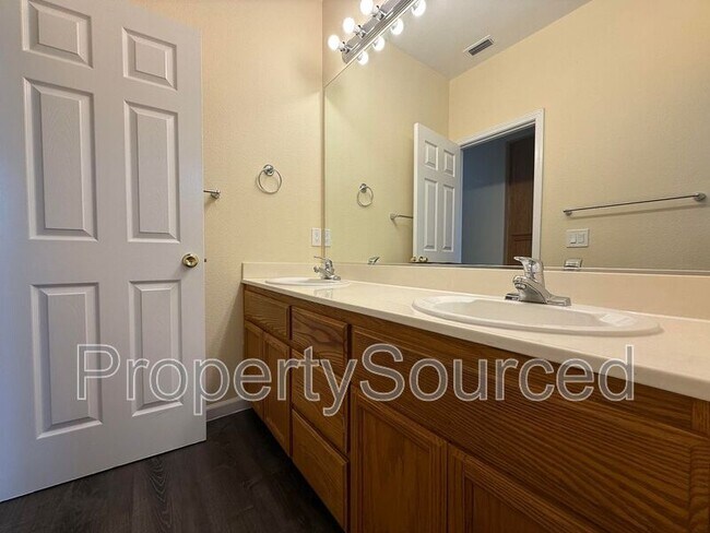 Building Photo - 1830 Persimmon Way