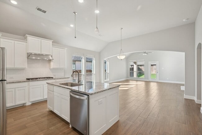 Building Photo - 1709 Everitt Trail