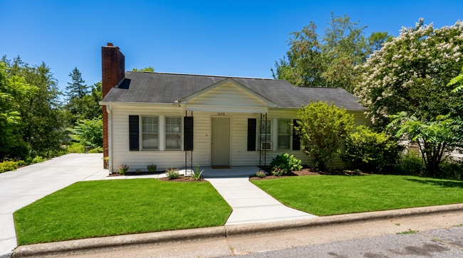 Building Photo - Affordable 2 Bedroom Home in Convenient Lenoir Location