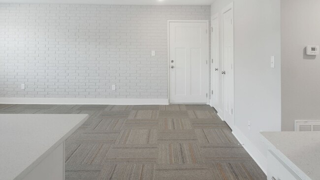 Building Photo - 300 W Pleasure Ave