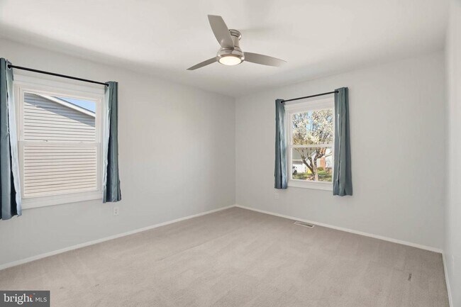 Building Photo - 7897 Pavilion Dr