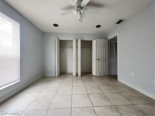 Building Photo - 12650 Kenwood Ln