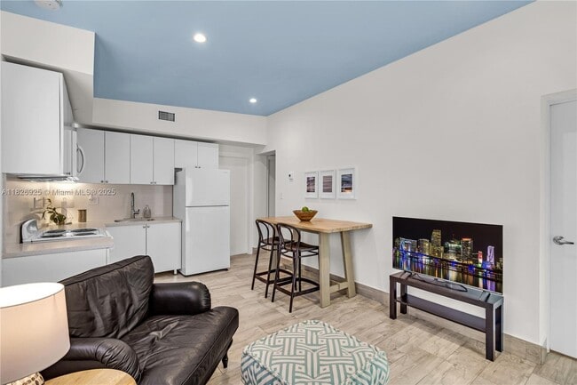 Building Photo - 3850 Charles Terrace