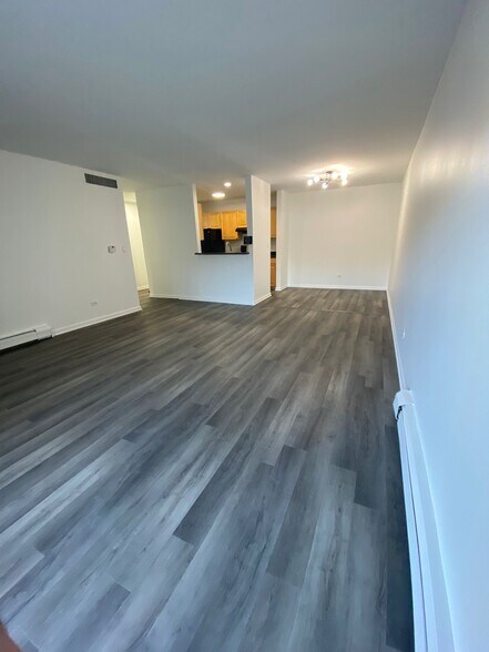 Building Photo - 1919 Prairie Sq